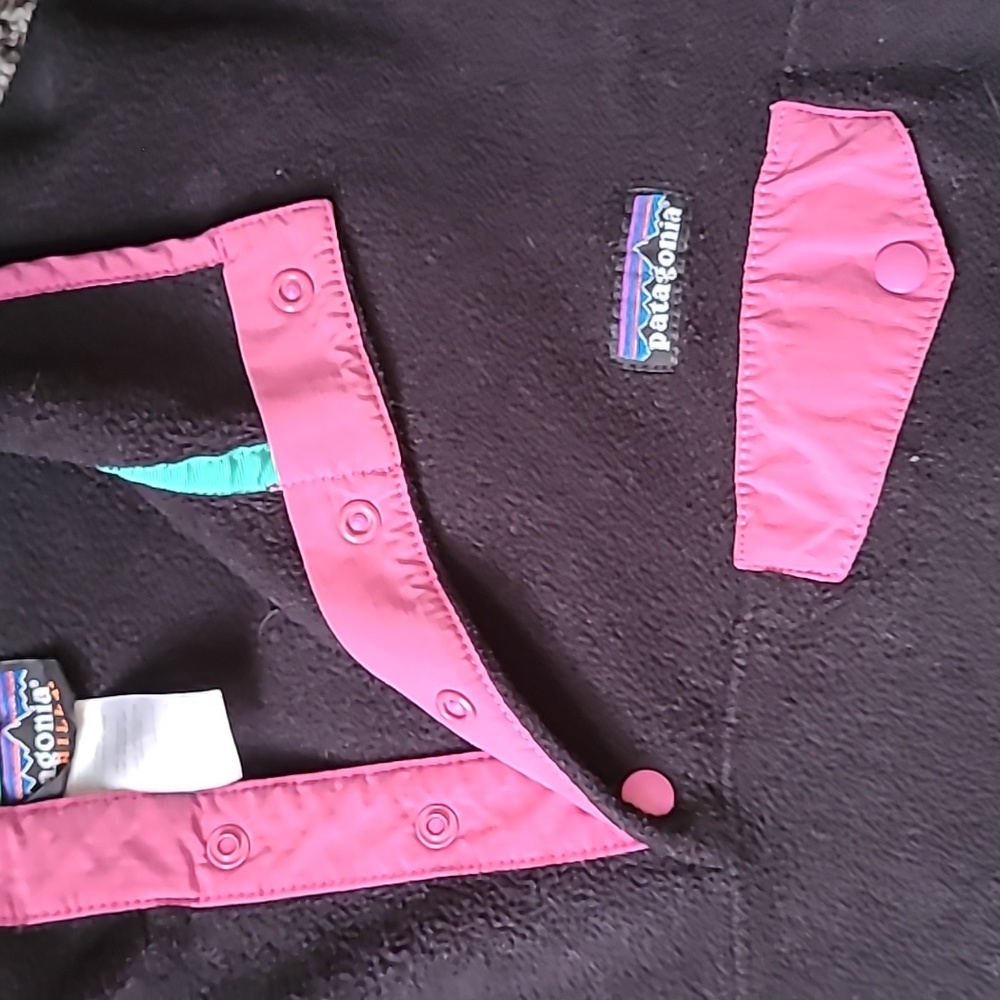 Patagonia large women's synchilla pullover snap black purple 💜 - Picture 2 of 9